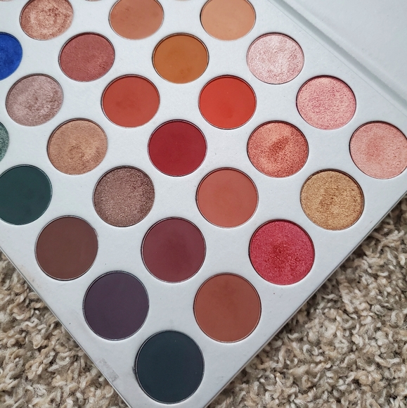 SOLD Morphe Jaclyn Hill Eyeshadow Palette - Picture 5 of 13